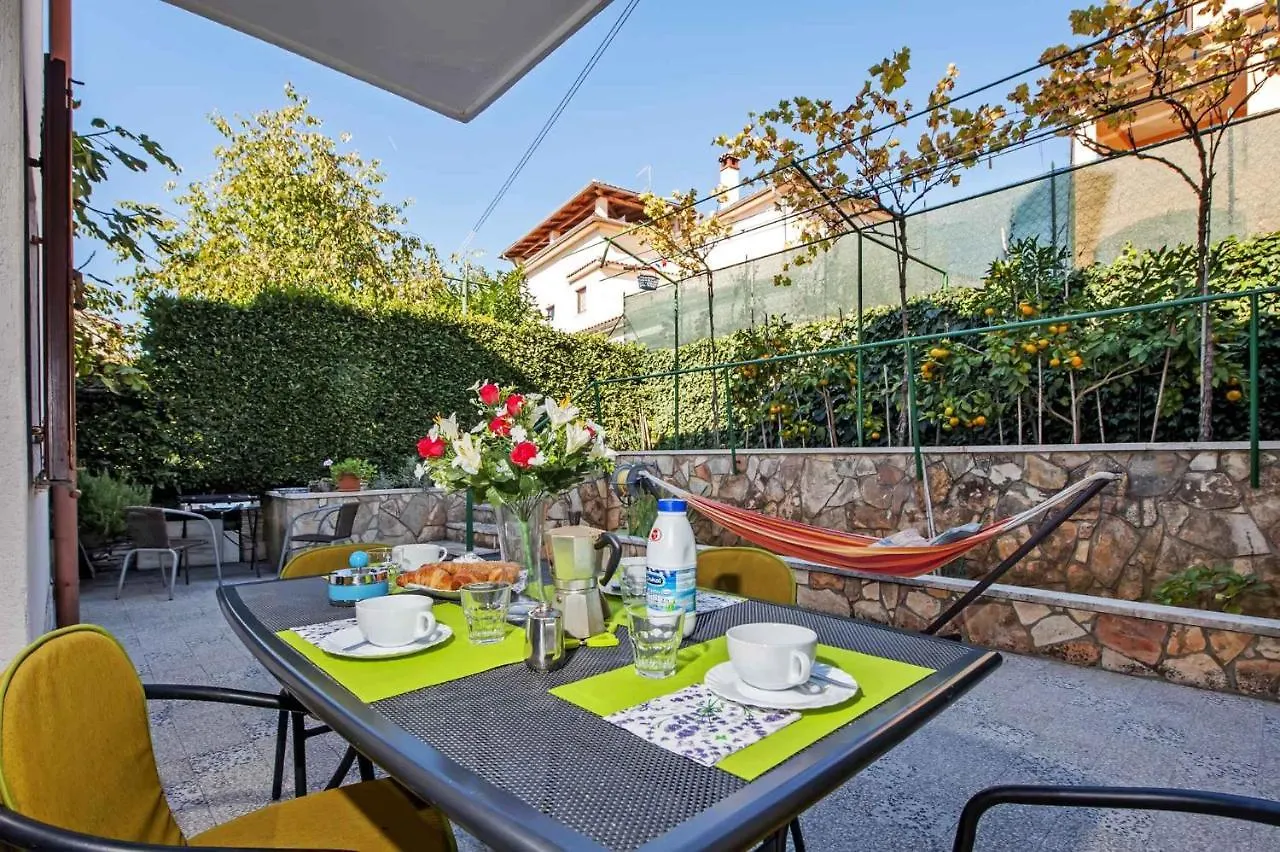 Apartment In Rovinj With Two-Bedrooms 5 クロアチア